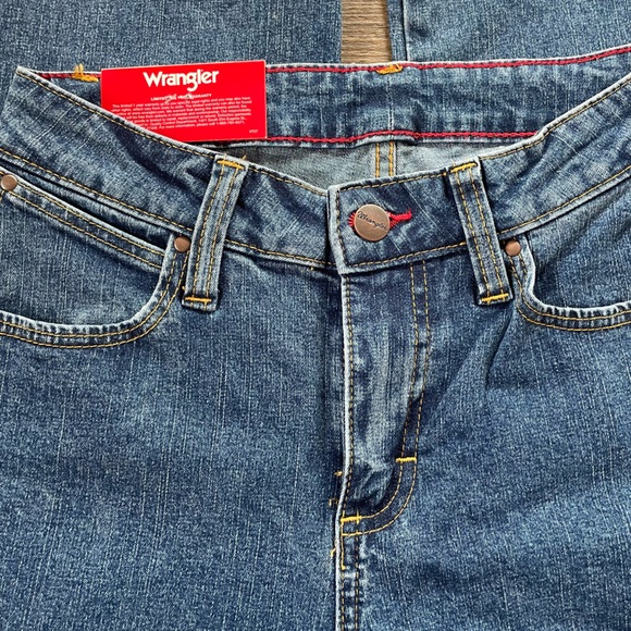 Womens Wrangler high rise cowboy cut jeans size:1/2x36 - Picture 2 of 6
